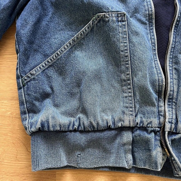 Vintage Womens Denim Jacket Yellowstone Patch Hooded Lined 90s USA - Picture 8 of 16